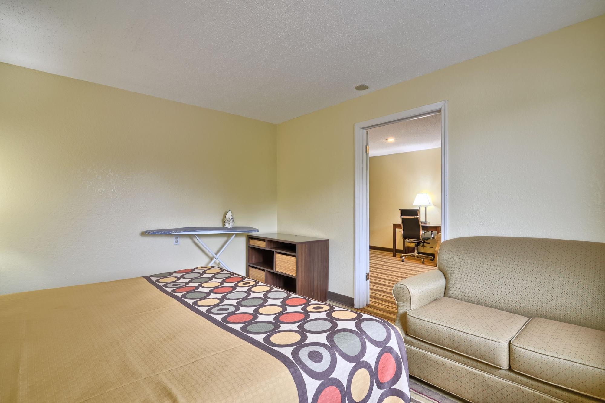 Hotel Super 8 By Wyndham - Albany Airport
